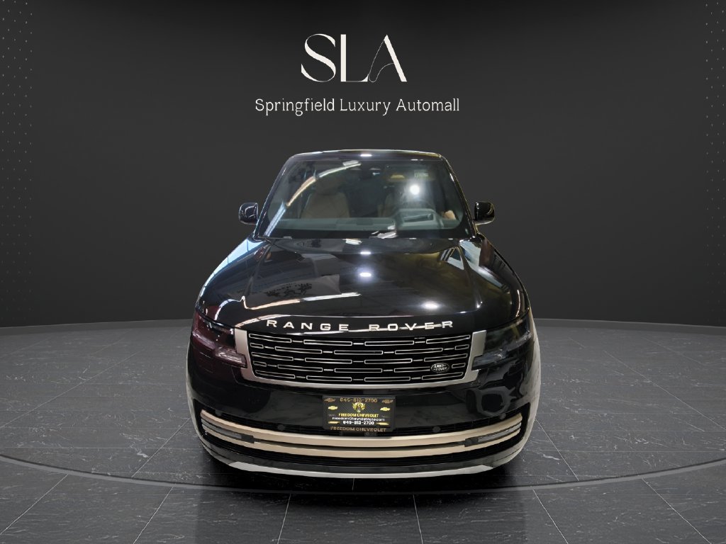 Used 2025 Land Rover Range Rover SE AWD/4WD image 3