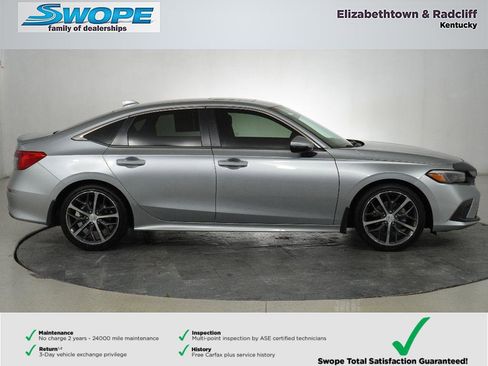 Used 2022 Honda Civic Touring image 2