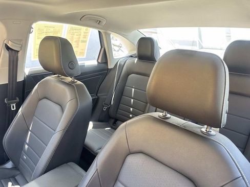 Used 2023 Volkswagen Jetta SE FWD image 23