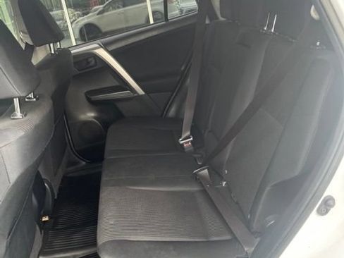 Used 2016 Toyota RAV4 LE AWD/4WD image 13