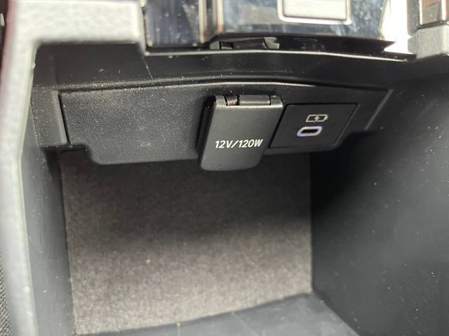Used 2025 Toyota Corolla SE FWD image 21
