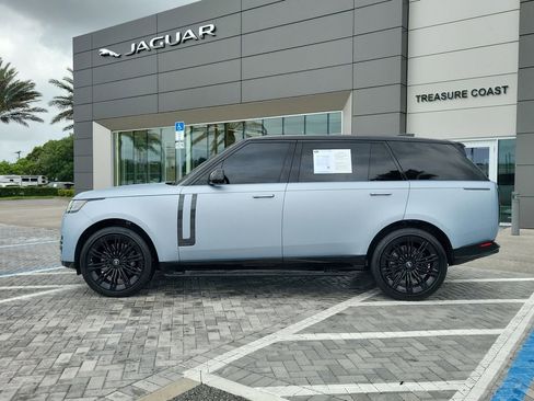 Used 2025 Land Rover Range Rover Long Wheelbase Autobiography AWD/4WD image 2