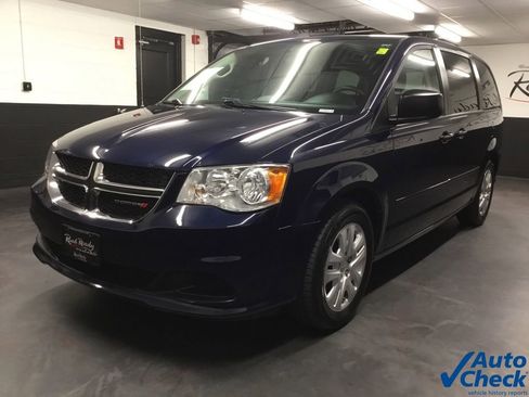 Used 2015 Dodge Grand Caravan SE w/ Quick Order Package 29E SE FWD image 5