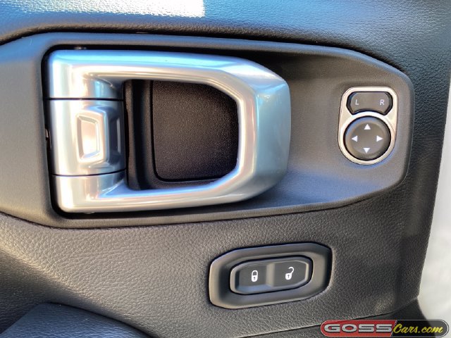 Certified 2023 Jeep Wrangler Unlimited Sahara w/ Dual Top Group AWD/4WD image 23