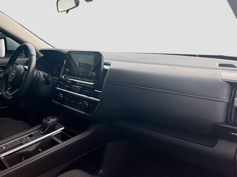 Used 2022 Nissan Pathfinder SV w/ SV Premium Package image 30