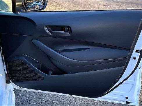 Used 2025 Toyota Corolla LE image 22