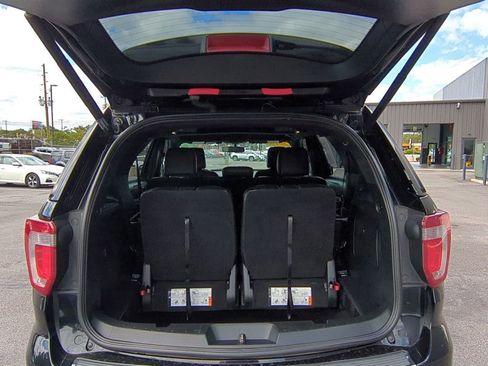 Used 2018 Ford Explorer XLT w/ Equipment Group 202A image 30