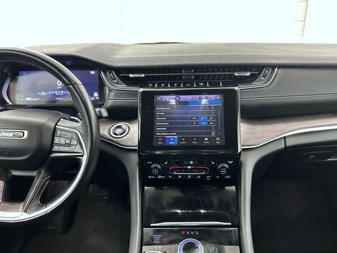 Certified 2022 Jeep Grand Cherokee L Limited image 12