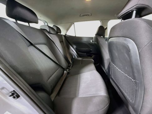 Used 2026 Hyundai Venue SE FWD image 26