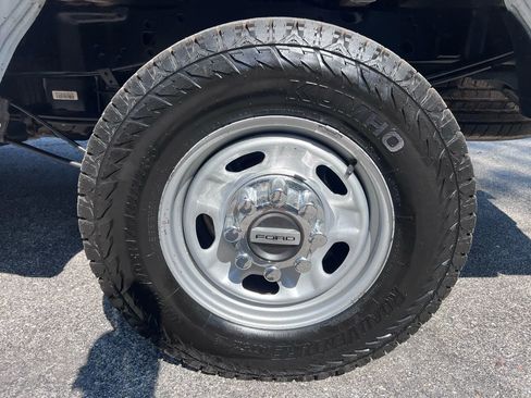 Used 2019 Ford F250 XL w/ Power Equipment Group image 19