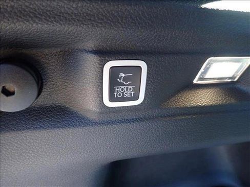 New 2025 Jeep Grand Cherokee L Limited w/ Luxury Tech Group II image 9