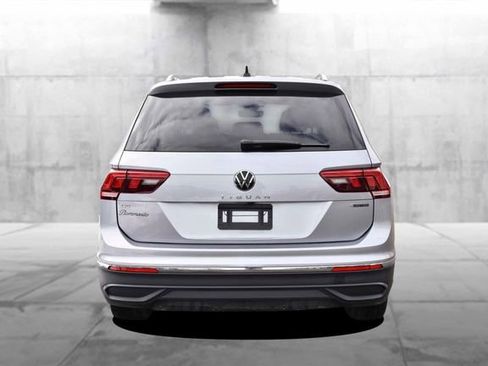 Certified 2024 Volkswagen Tiguan SE image 6