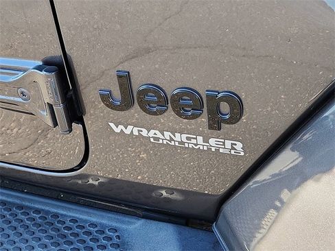 Used 2021 Jeep Wrangler Unlimited Sahara image 8