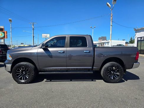 Used 2015 RAM 1500 Classic SLT w/ SLT Plus D←cor Group AWD/4WD image 9