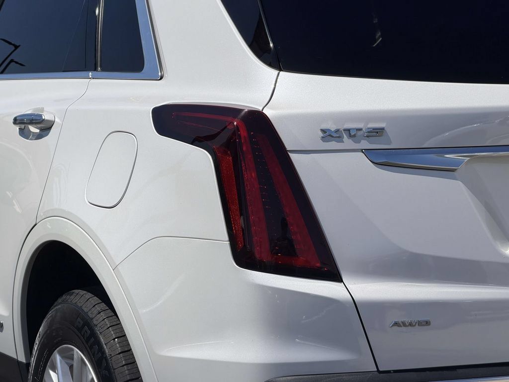 Used 2022 Cadillac XT5 Luxury AWD/4WD image 13