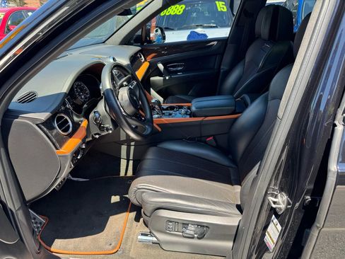 Used 2020 Bentley Bentayga Design Series image 26
