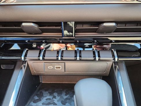 New 2026 GMC Canyon Elevation w/ Convenience Package image 29