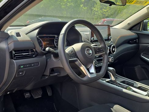 Used 2023 Nissan Sentra SR w/ Midnight Edition Package FWD image 6