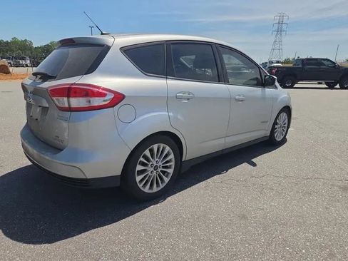 Used 2017 Ford C-MAX SE w/ Cold Weather Package FWD image 4