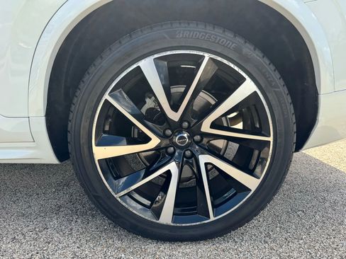 Used 2022 Volvo XC90 T6 Momentum w/ Advanced Package image 19