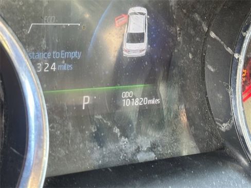 Used 2019 Toyota Camry XSE image 9