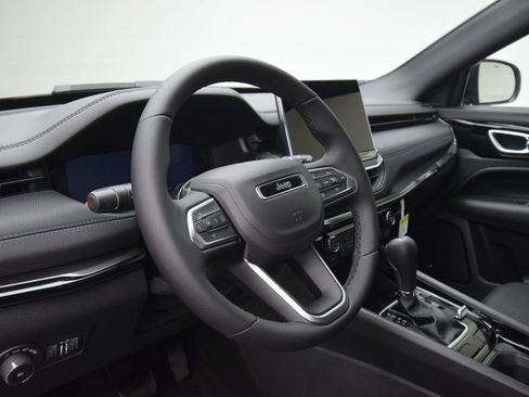 New 2026 Jeep Compass Limited w/ Sun, Sound & Navigation Group AWD/4WD image 28