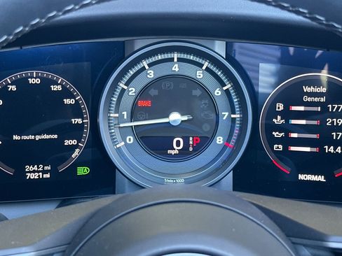 Used 2024 Porsche 911 Carrera 4S image 32