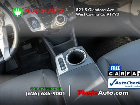 Used 2013 Toyota Prius V Five image 18