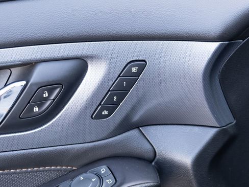 Used 2020 Chevrolet Traverse Premier w/ Redline Edition image 17