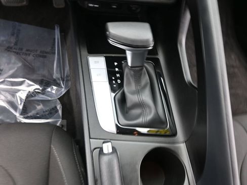 Used 2023 Hyundai Elantra SEL w/ Preferred Accessory Package image 21