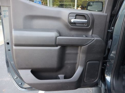 Used 2019 Chevrolet Silverado 1500 Custom Trail Boss w/ Custom Convenience Package AWD/4WD image 21