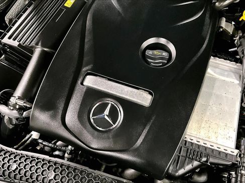 Used 2017 Mercedes-Benz E 300 4MATIC image 32