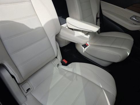 Used 2022 Mercedes-Benz GLS 450 4MATIC image 25