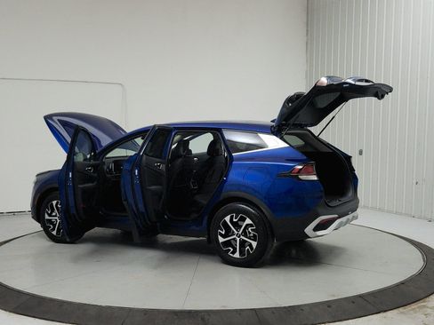 Used 2025 Kia Sportage EX FWD image 13