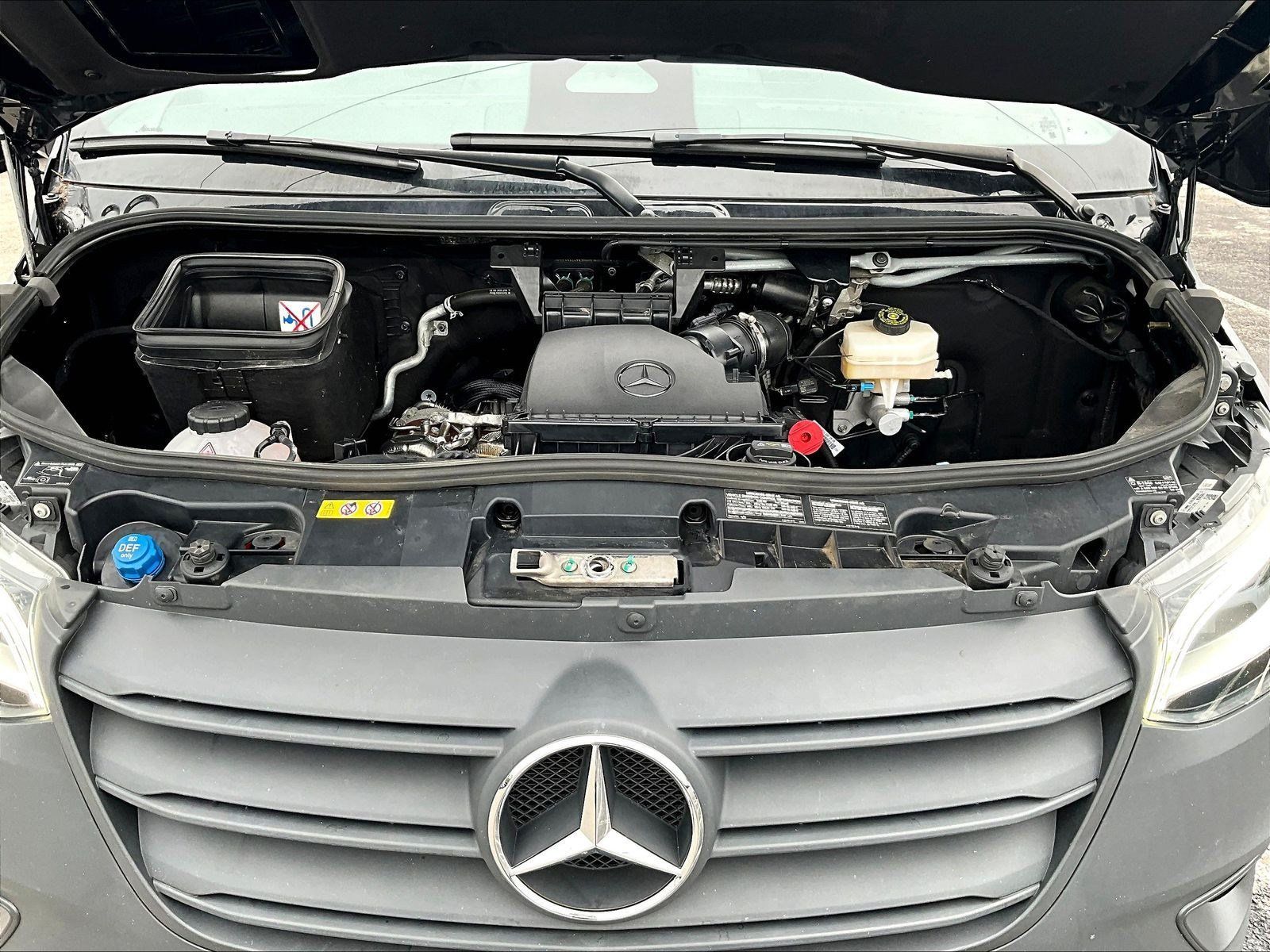 Used 2025 Mercedes-Benz Sprinter 2500 image 29