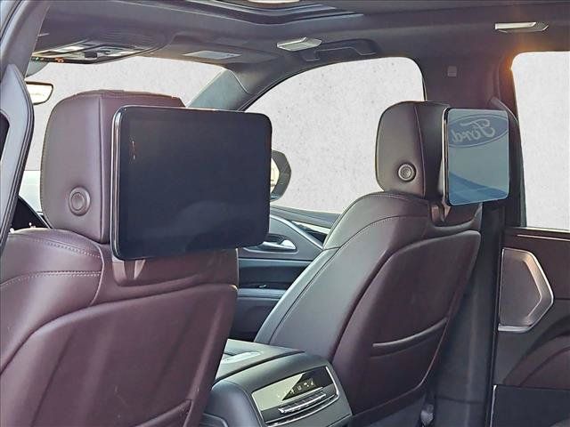 Used 2023 Cadillac Escalade ESV Sport Platinum w/ LPO, ONYX Package AWD/4WD image 16