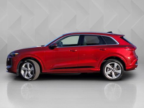 Used 2025 Audi Q5 Premium Plus w/ Premium Plus AWD/4WD image 3