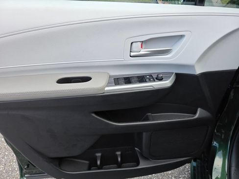 New 2026 Toyota Sienna XLE FWD image 28