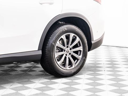 Certified 2025 Mercedes-Benz GLC 300 4MATIC image 30