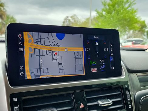 Used 2023 Lexus GX 460 Luxury w/ Accessory Package image 23