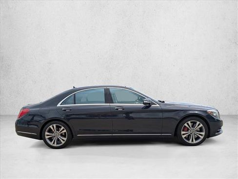 Used 2017 Mercedes-Benz S 550 Sedan image 4