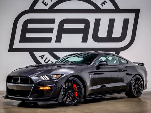 Used 2022 Ford Mustang Shelby GT500 w/ Technology Package image 1