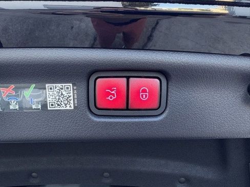 Used 2024 Mercedes-Benz C 300 Sedan image 16