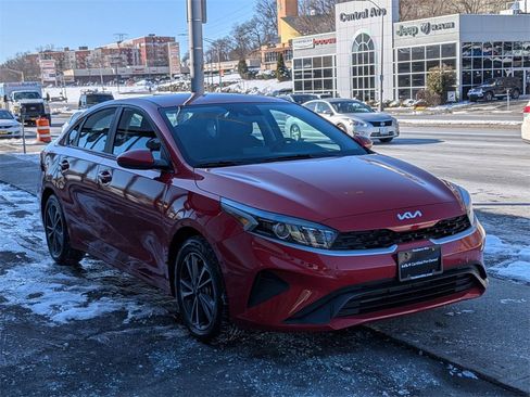 Used 2023 Kia Forte LXS image 4