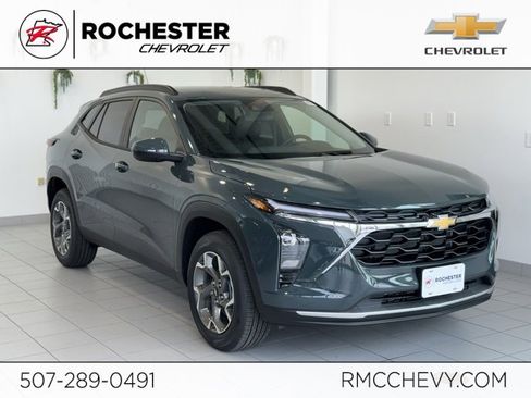 New 2025 Chevrolet Trax LT w/ Driver Confidence Package image 1
