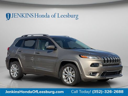 Used 2017 Jeep Cherokee Overland w/ Technology Group FWD image 1