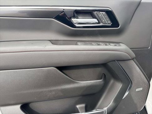 New 2026 Chevrolet Suburban RST image 14