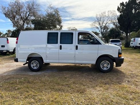 New 2025 Chevrolet Express 2500 Work Van 3D Cargo Van w/ Driver Convenience Package RWD image 17