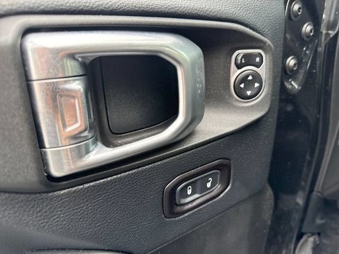 Used 2019 Jeep Wrangler Unlimited Sahara w/ Quick Order Package 24M Moab AWD/4WD image 24
