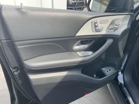 Used 2024 Mercedes-Benz GLS 450 4MATIC image 25